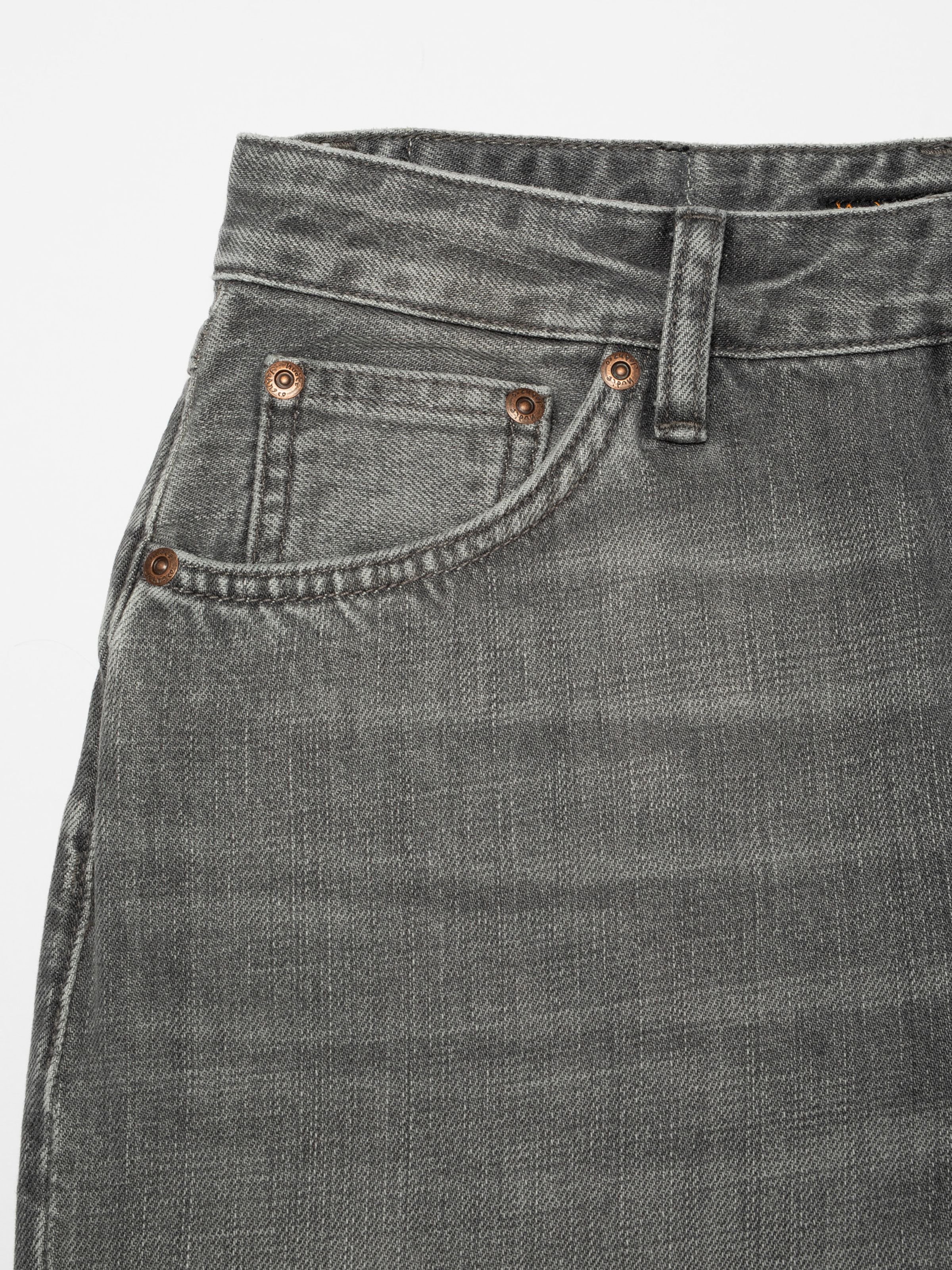 Nudie Jeans Lofty Lo Foggy Grey, women's regular fit jeans in a foggy grey wash, shown in a close-up of the front pocket.