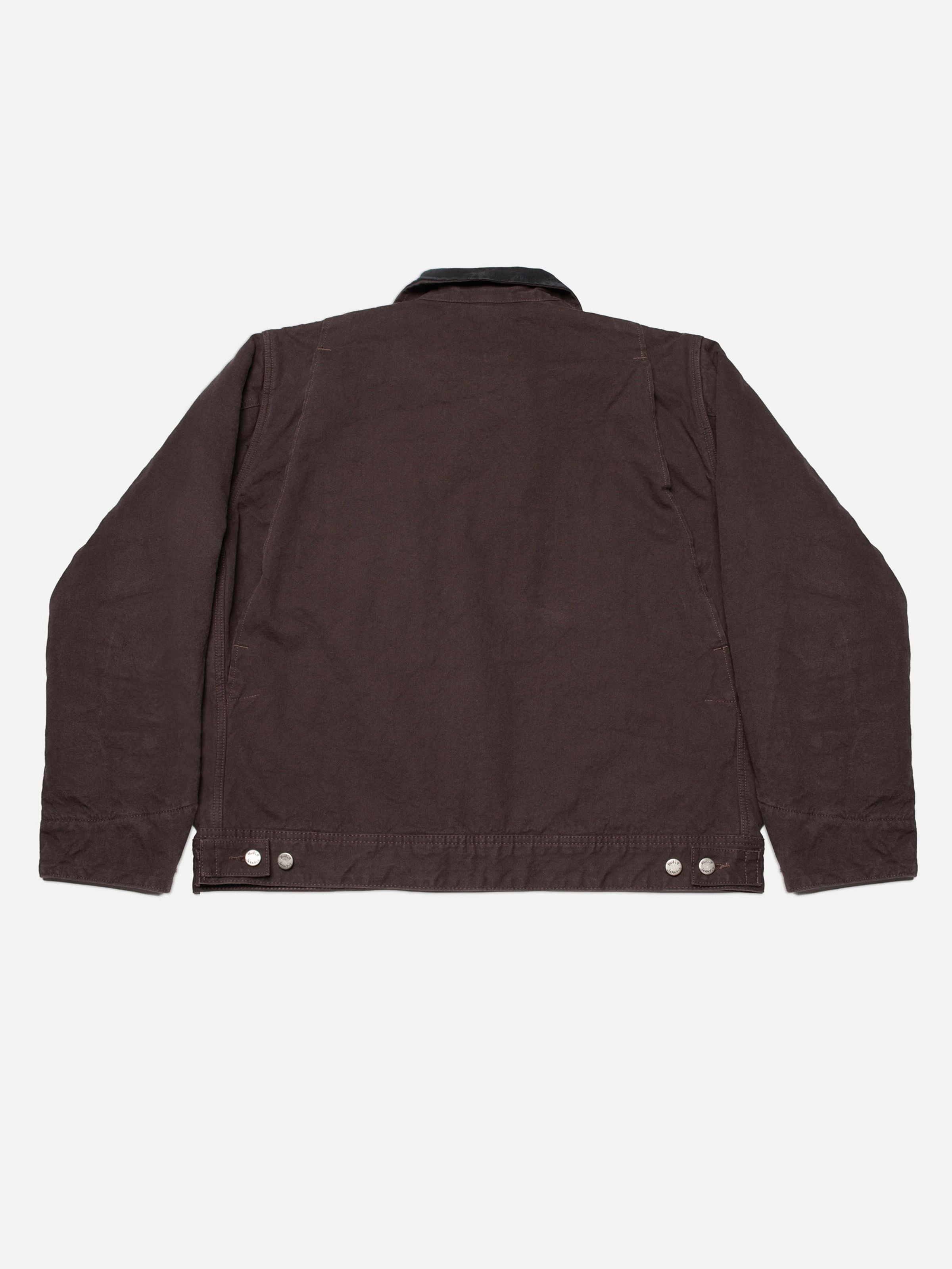 Nudie Jeans Blake Zip Jacket aus dunkelbraunem Bio-Baumwoll-Duck-Canvas, Rückansicht mit Kontrastkragen.